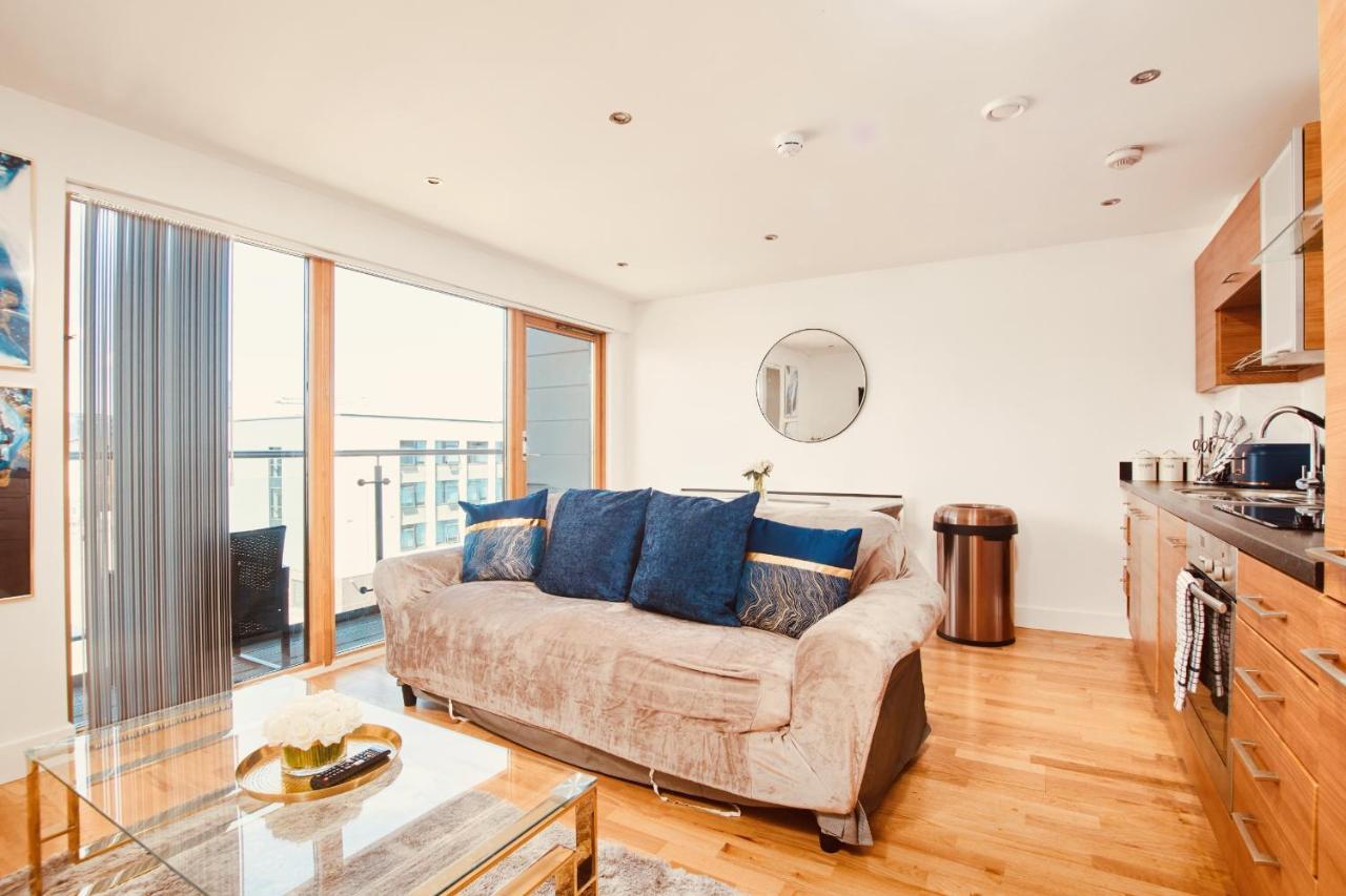 King Deluxe City Apt Large Space& Free Parking! No Balcony Leeds  Dış mekan fotoğraf