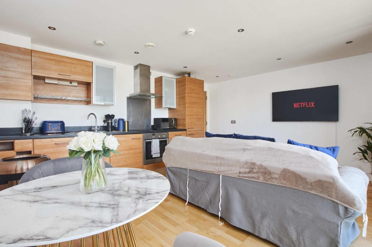 King Deluxe City Apt Large Space& Free Parking! No Balcony Leeds  Dış mekan fotoğraf